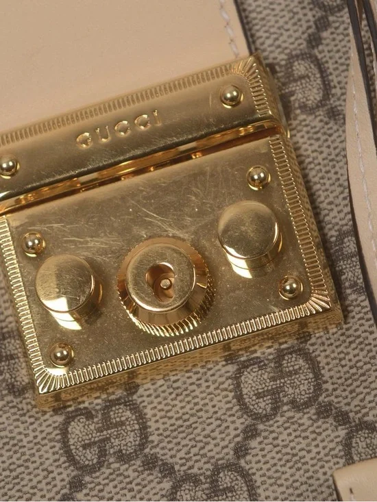 ♥️Gucci Padlock Beige GG Supreme Canvas Shoulder Tote with Gold Chain Handles♥️ - Picture 8 of 16